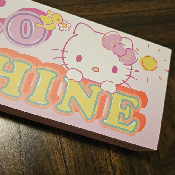 Hello Kitty wall decor - Picture 3 of 5